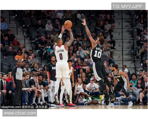 开拓者与火箭在第四节的激烈对决展现了篮球的魅力与团队的力量